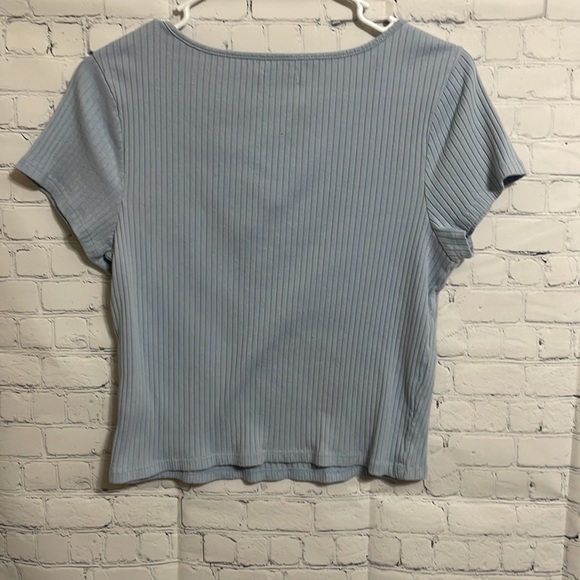 Crop top - Picture 2 of 2